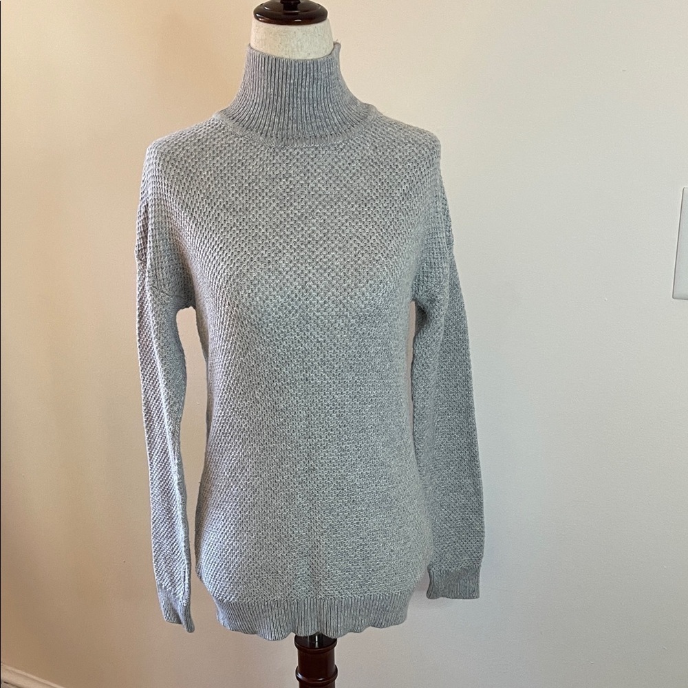 J.McLaughlin Textured Knit Turtleneck Sweater Gray XS - Classic Preppy